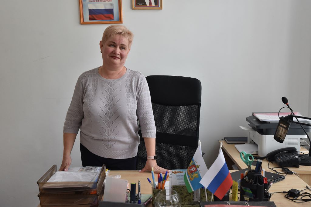 Светлана Лаптева раньше возглавляла Управления образования в Дегтярске. Сейчас она директор школы №22. Фото Андрея Агафонова