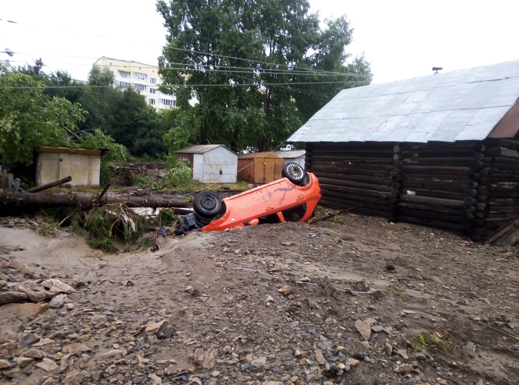 Последствия потопа в Нижних Сергах. Фото из группы "Подслушано. Нижние Серги" во "Вконтакте"