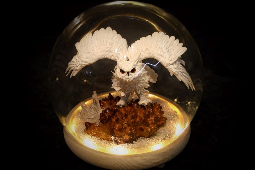 «Белый Филин» из бархатного пластика, его сделала Алена. Эта миниатюра находится в Москве у Геннадия Соколова. Фото предоставлено Аленой Валль