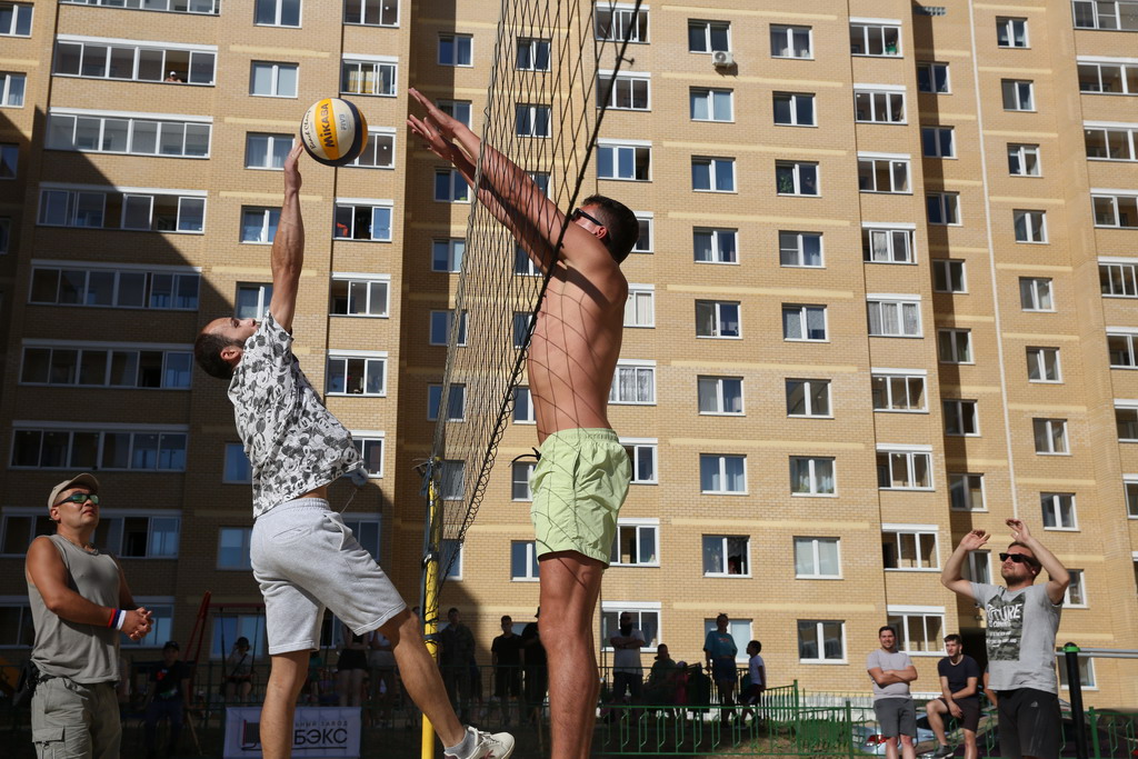 Команда «Морщи» (справа) сразу показали уровень и стали фаворитами соревнований. Фото Владимира Коцюбы-Белых