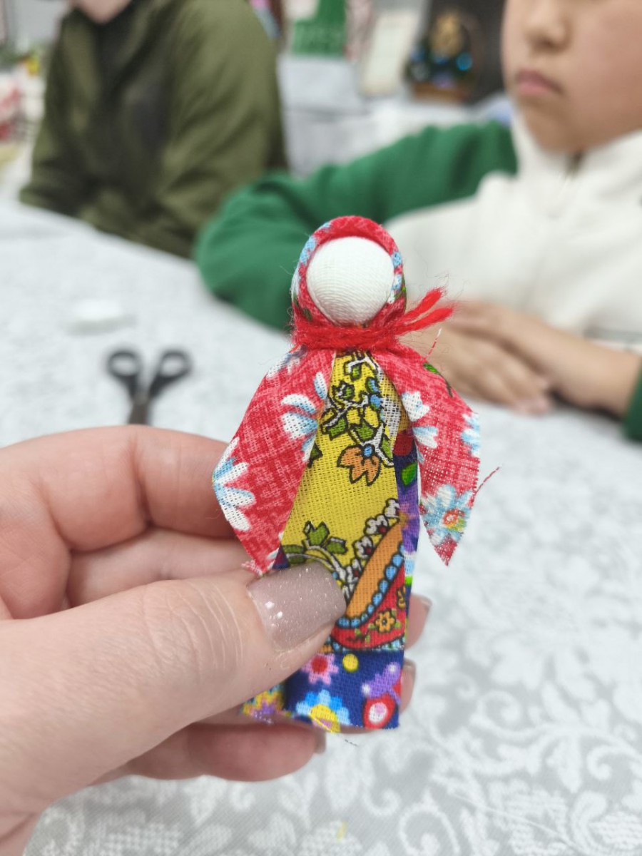 Вот такая кукла-нянюшка у меня получилась. Это оберег, который должен теперь меня защищать от всех напастей. // Фото Ольги Вертлюговой