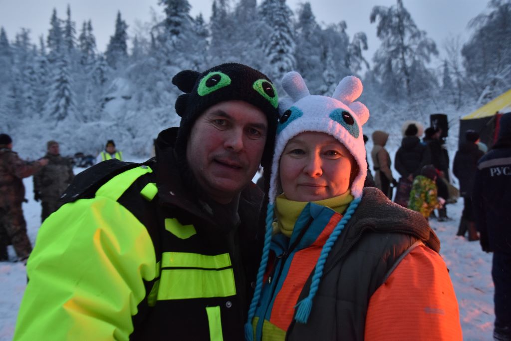 Евгений и Евгения Исаевы из Первоуральска второй раз поехали на восхождение. Фото Андрея Агафонова