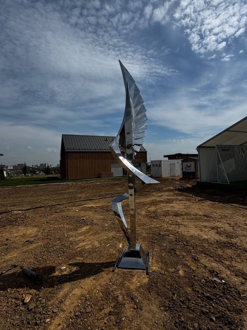 Стела, которую изготовили в Петербурге. Фото предоставлено Аленой Валль