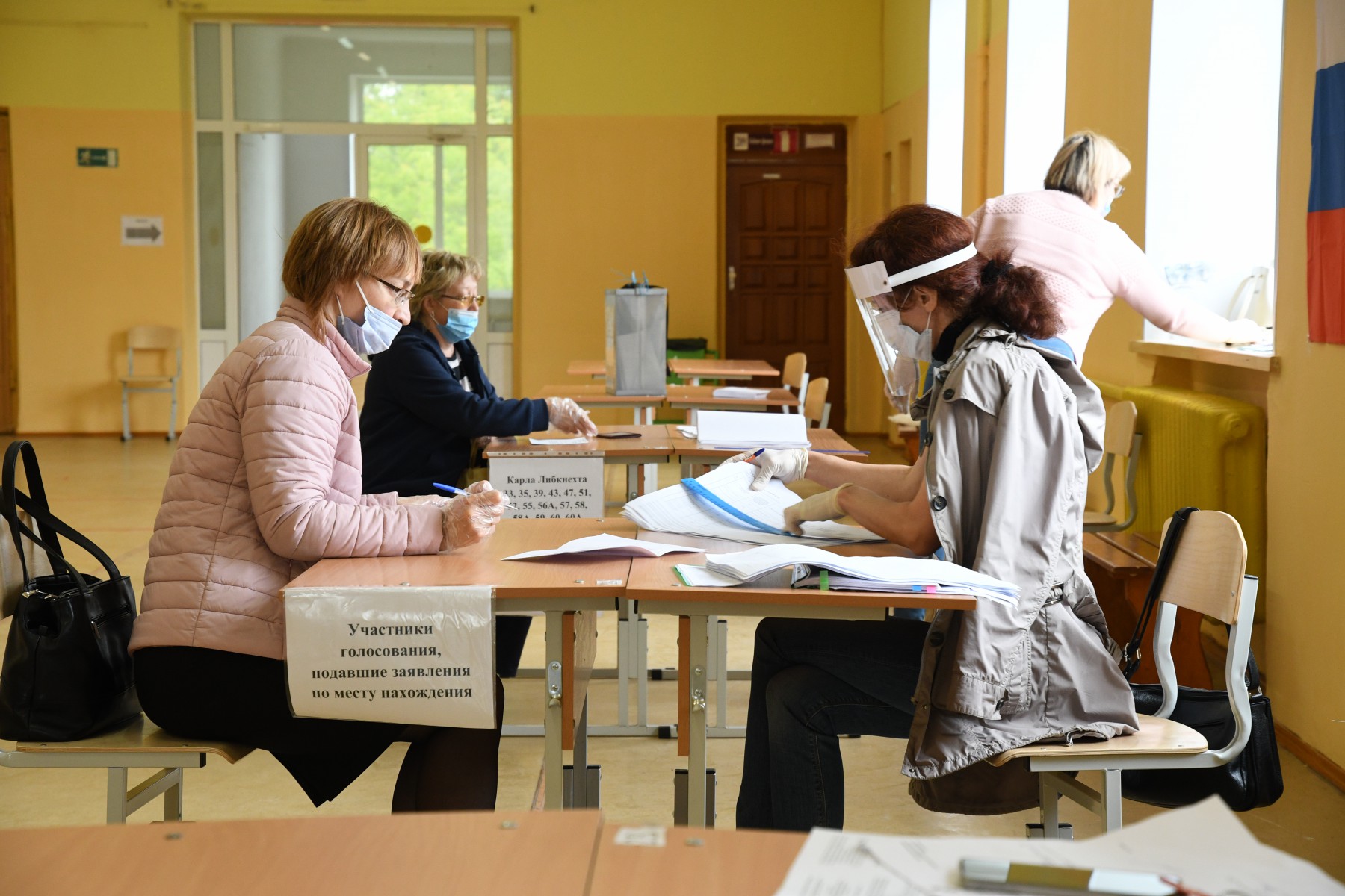 В школе №29 можно голосовать как по прописке, так и по заявлению о голосовании по месту нахождения. Фото Владимира Коцюбы-Белых