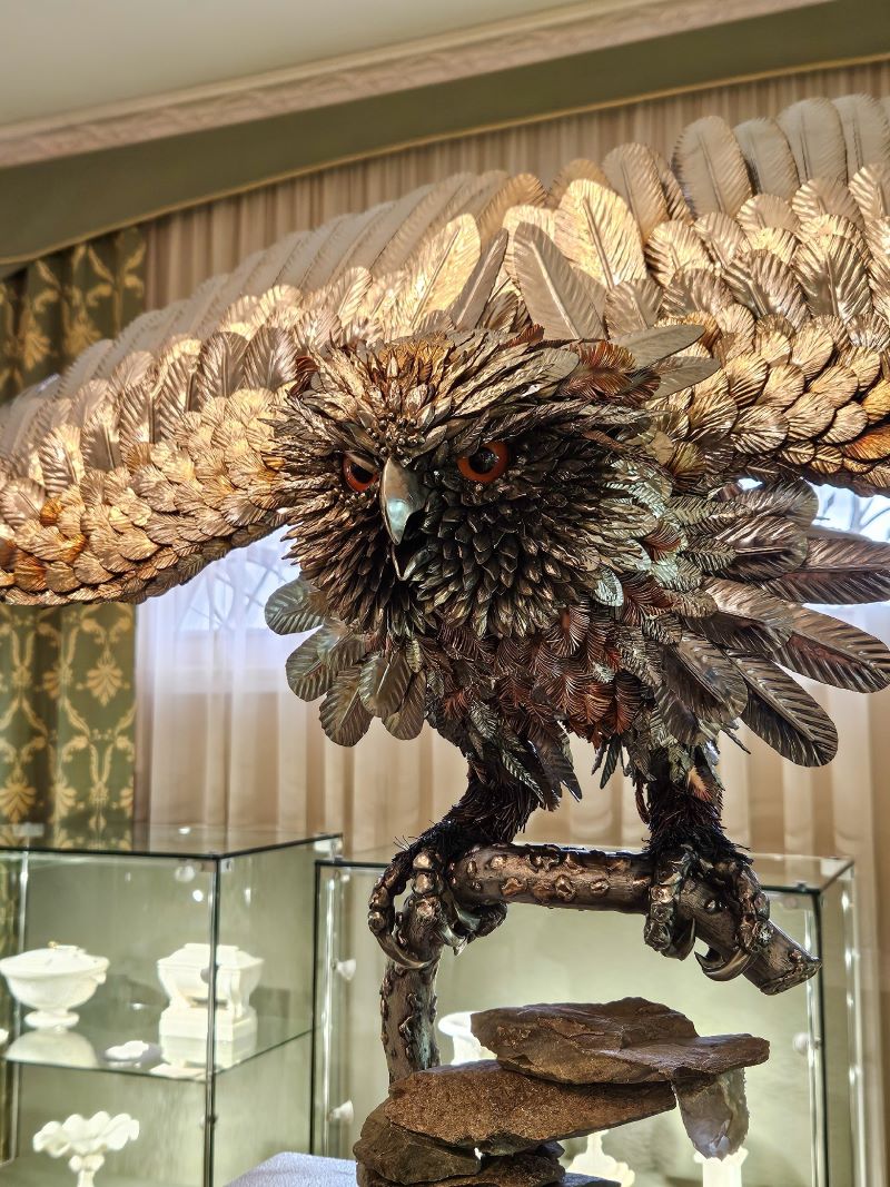 Одна из сов Олега Турковского и Алены Валль находится в Музее камнерезного и ювелирного искусства в Екатеринбурге. Фото Музея