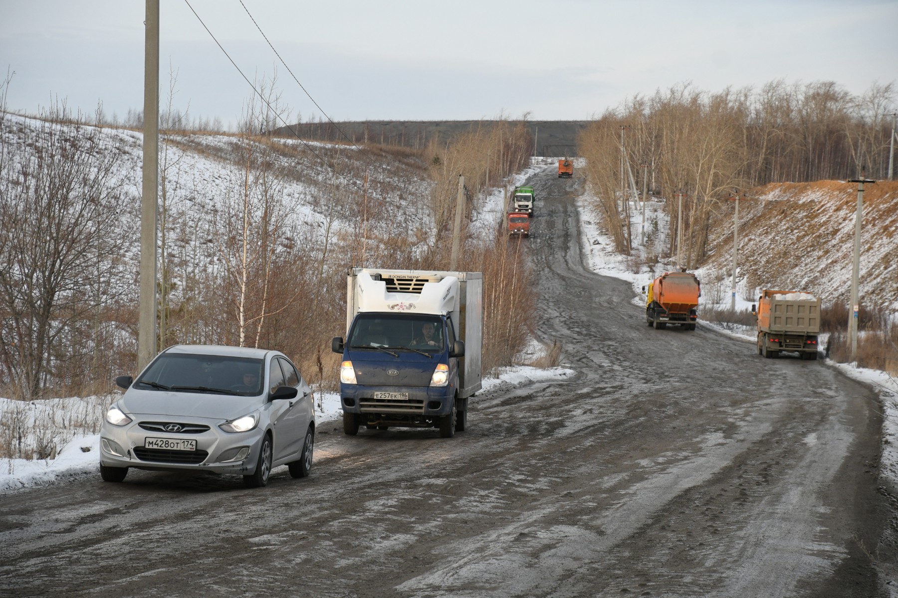 Старую дорогу на Первоуральск будут ремонтировать два года. Ревдинская часть длиннее и сложнее в плане ландшафта. Фото из архива редакции