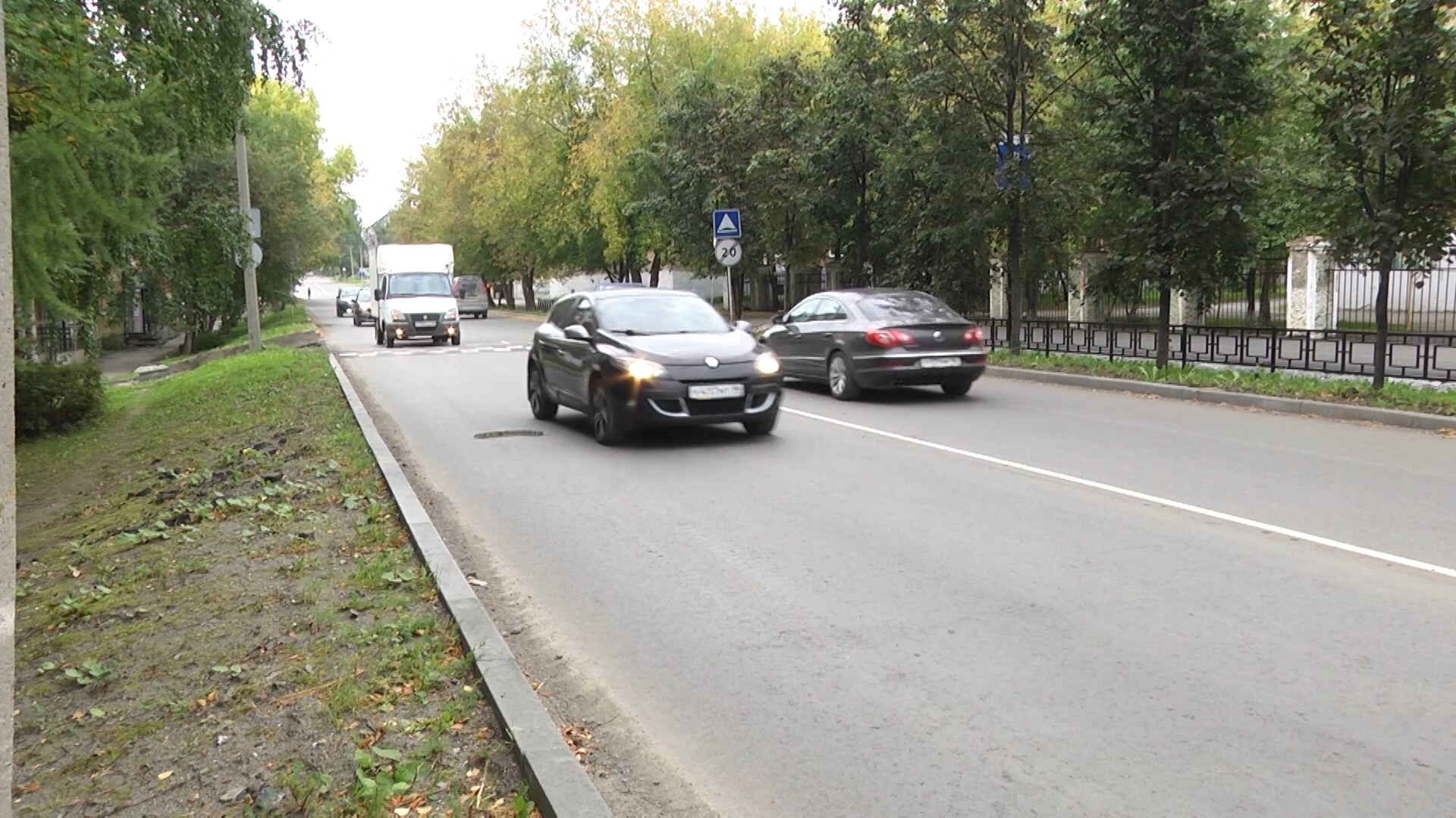 В Ревде автовладелец дважды повредил машину на новой дороге по улице  Цветников Ревда новости