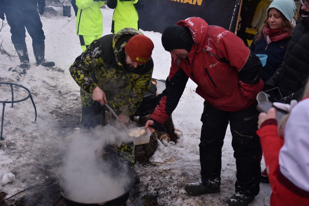 Традиционные пельмешки, за которыми выстраивалась очередь. Фото Андрея Агафонова