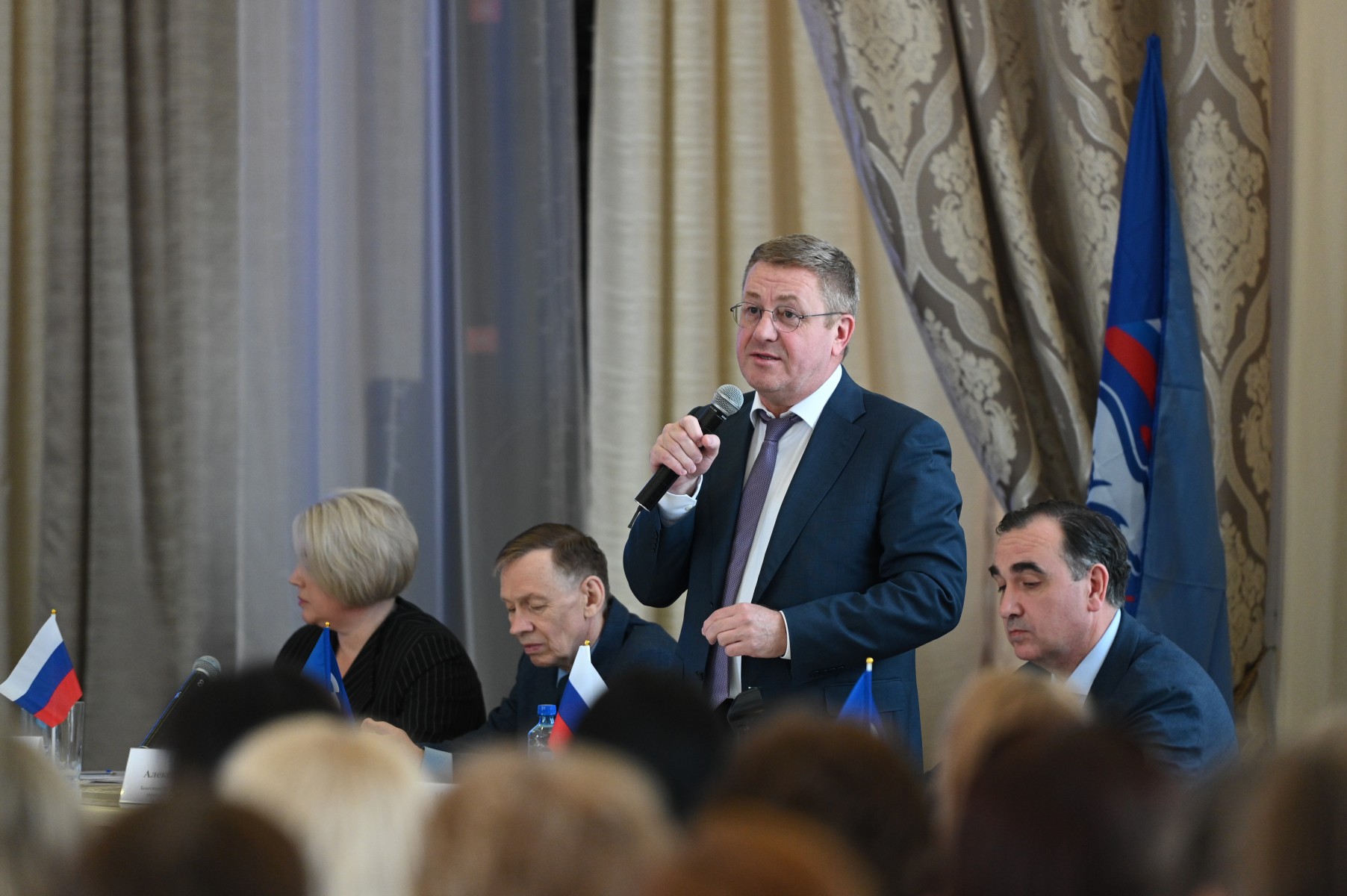 Важным событием стало представление участникам форума нового кандидата в Законодательное собрание — заместителя председателя Общественной Палаты Свердловской области Мирослава Медведева. // Фото Владимира Коцюбы-Белых