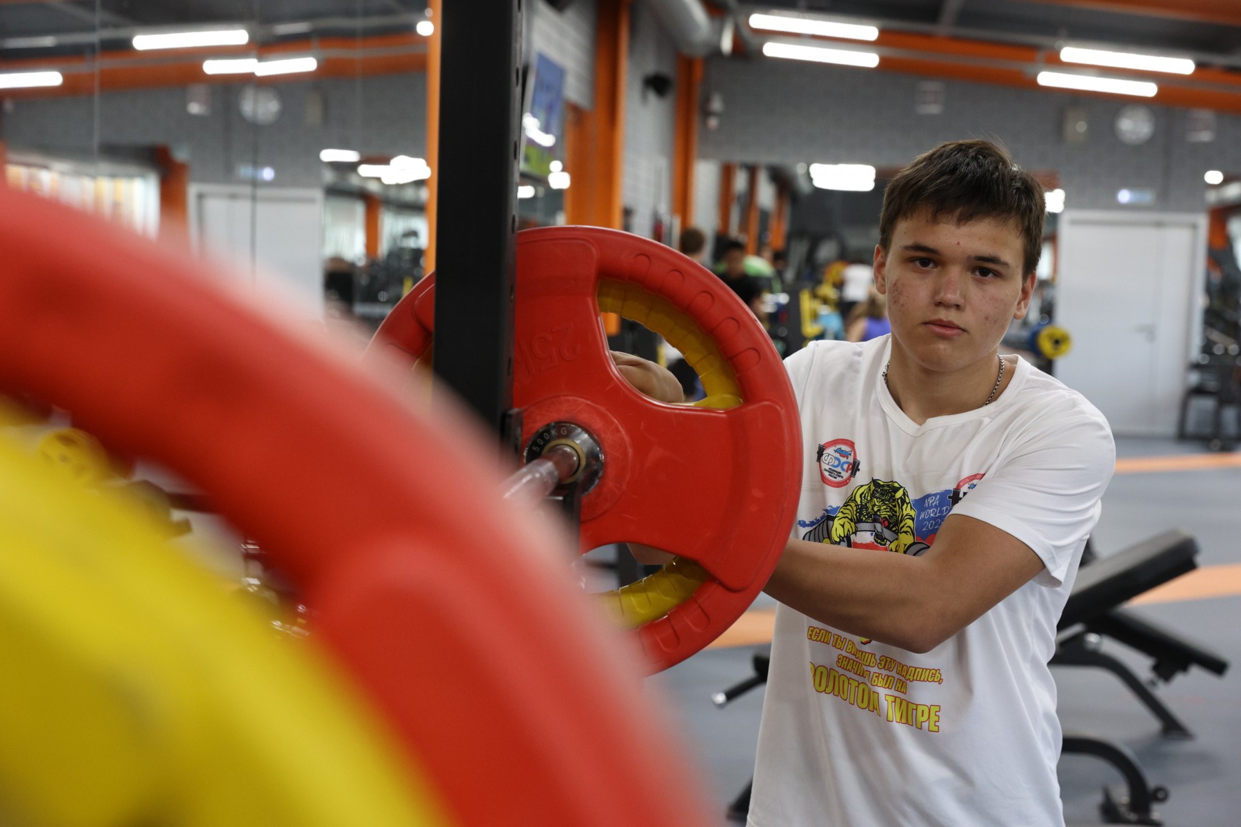 Артему Сергееву 14 лет, и он уже чемпион мира по пауэрлифтингу. Фото Владимира Коцюбы-Белых