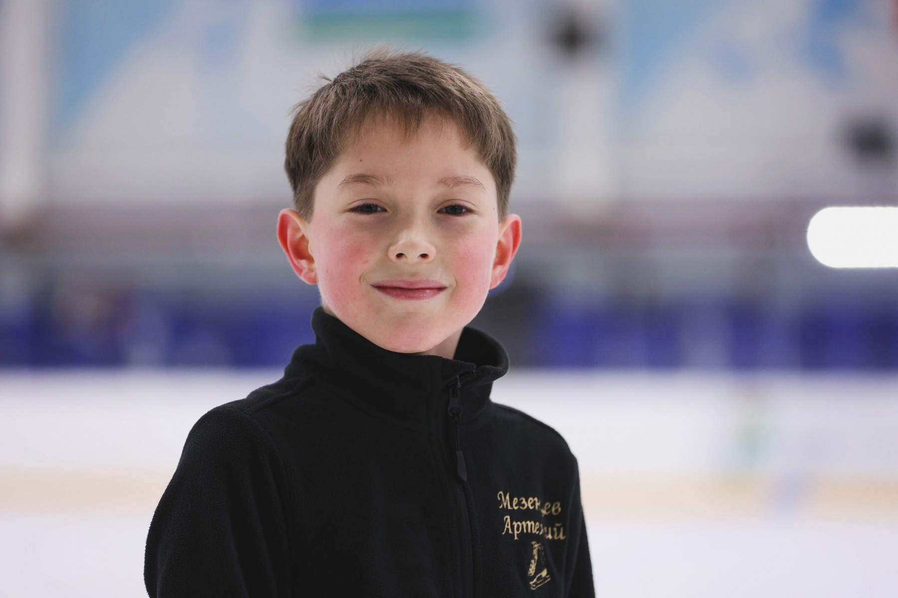 Артемий Мезенцев знает, как подружиться и наладить отношения: надо просто не ссориться и ничего обидного не говорить, а потом резко предложить мир. Фото Владимира Коцюбы-Белых