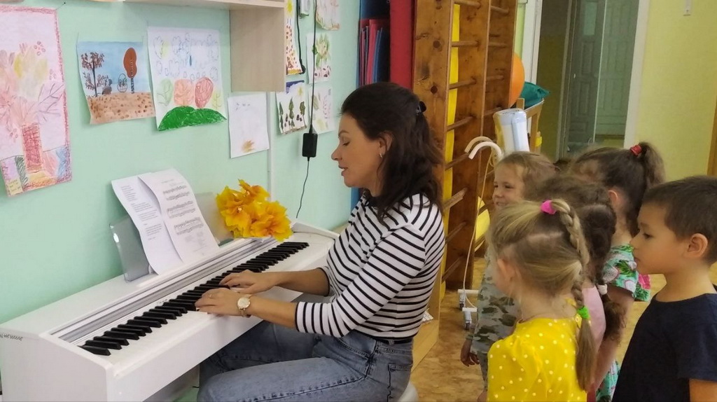 Учить ребенка музыке можно с самого раннего детства. Фото Христины Климко