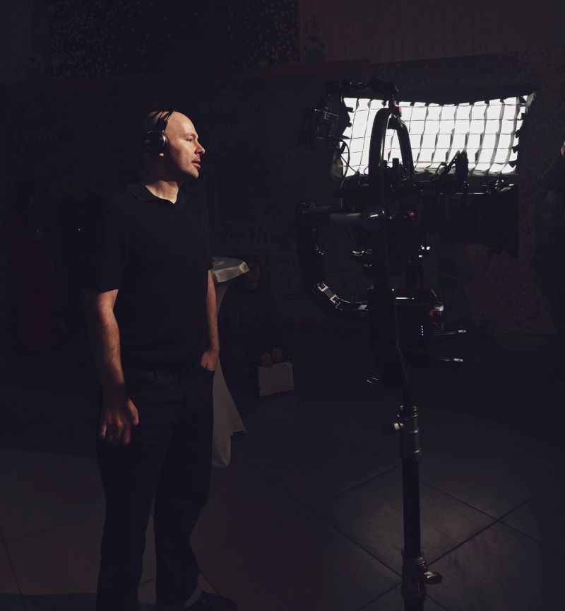 Режиссер сериала Василий Свиридов. Фото PR 1-2-3 Production