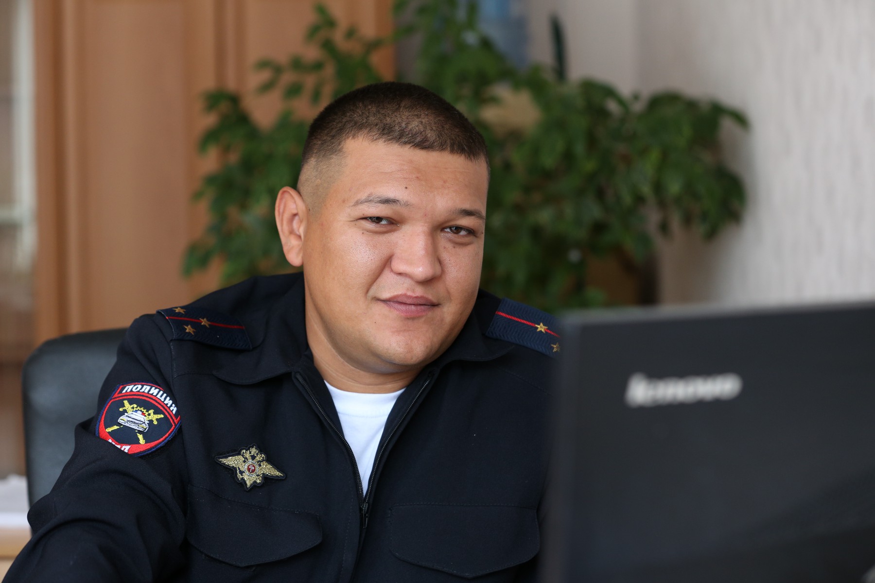 Начальник ревдинской ГИБДД, старший лейтенант полиции Эдуард Хабиров. Фото Владимира Коцюбы-Белых
