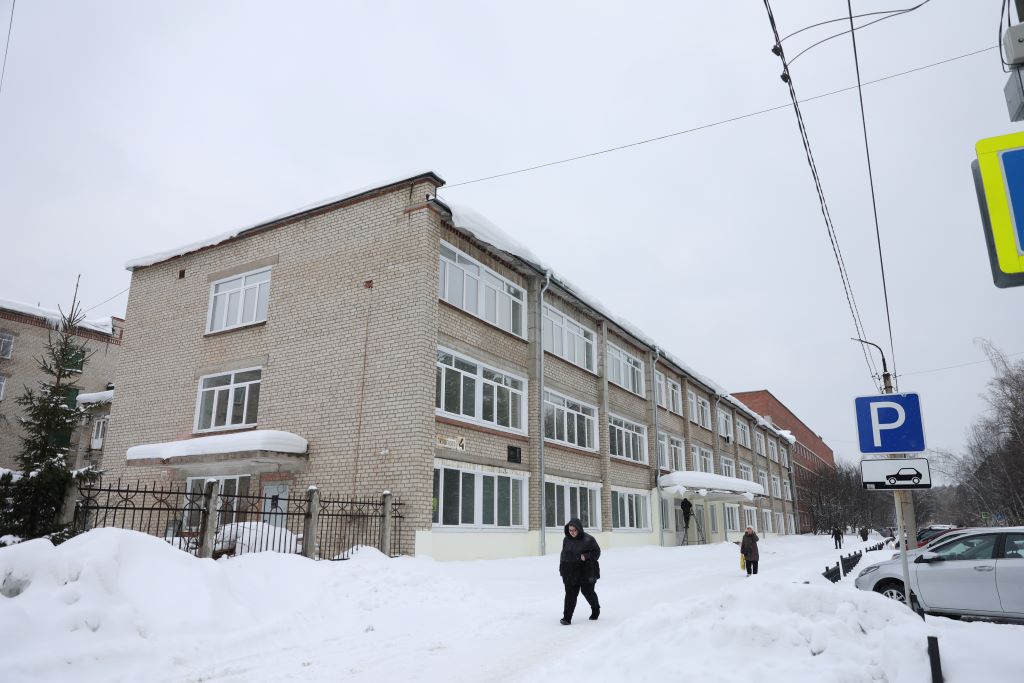 Зданию поликлиники больше 50 лет. Сейчас оно внутри как новенькое. Фото Владимира Коцюбы-Белых