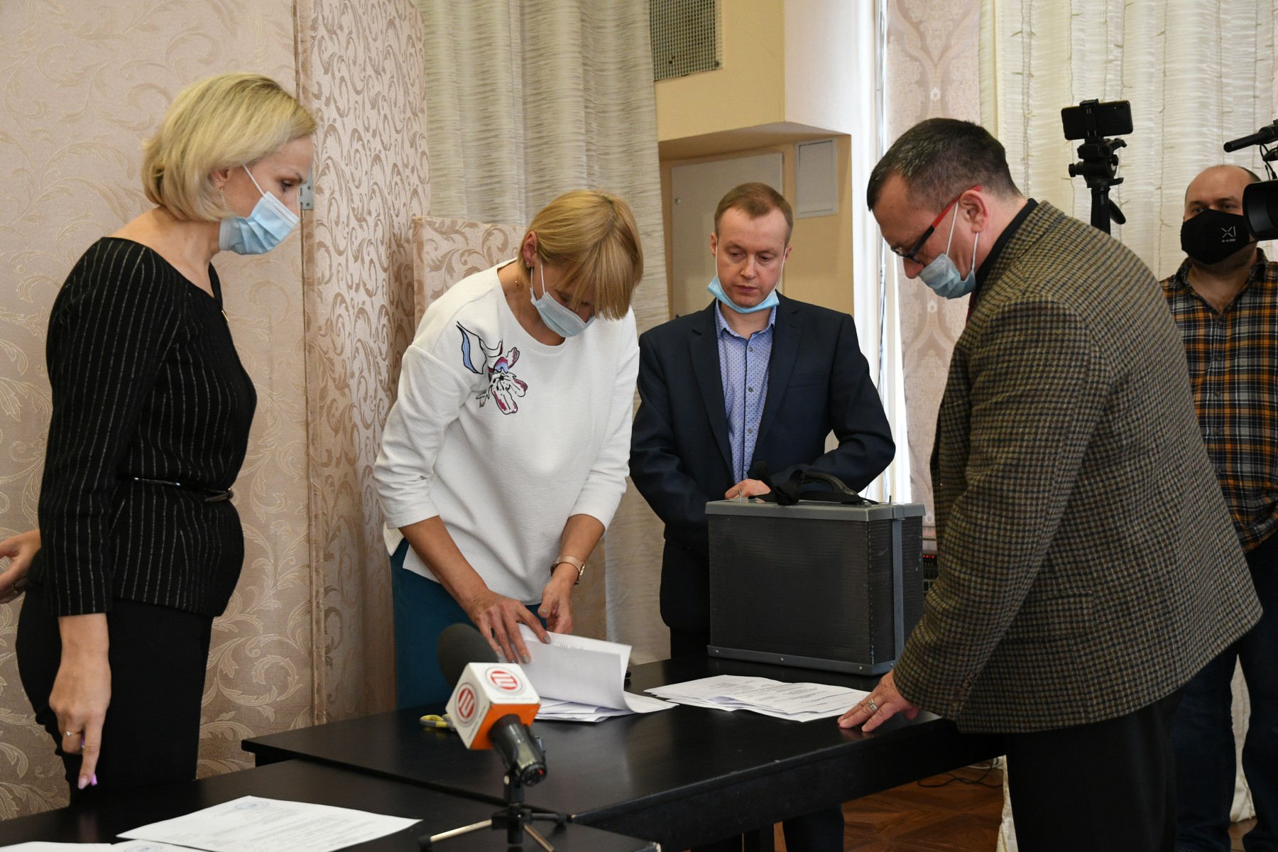 Вот так шел подсчет голосов за нового председателя Думы. Фото Владимира Коцюбы-Белых