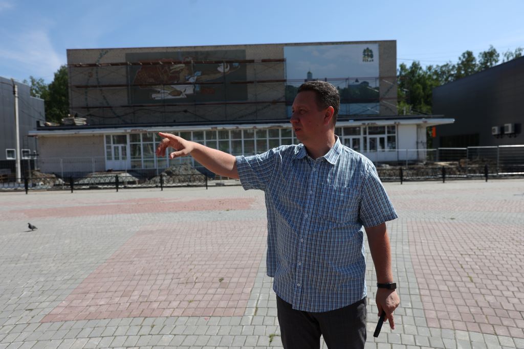 Скоро КДЦ "Победа" изменится до неузнаваемости. Об этом рассказал первый зам главы Олег Клочков.  Фото Владимира Коцюбы-Белых