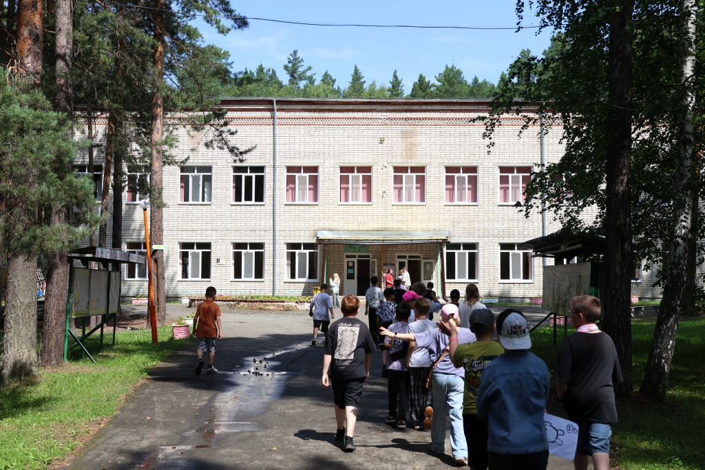 По дороге в столовую