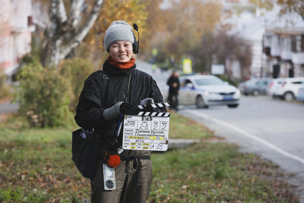 Часть сцен снимали прямо на улицах Ревды. Для этого иногда даже приходилось перекрывать движение. Но ненадолго. Фото Владимира Коцюбы-Белых