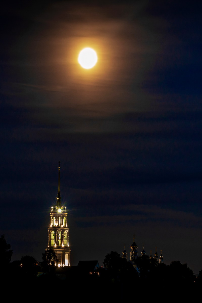 Ночь над Шуей. Фото Михаила Тюрева