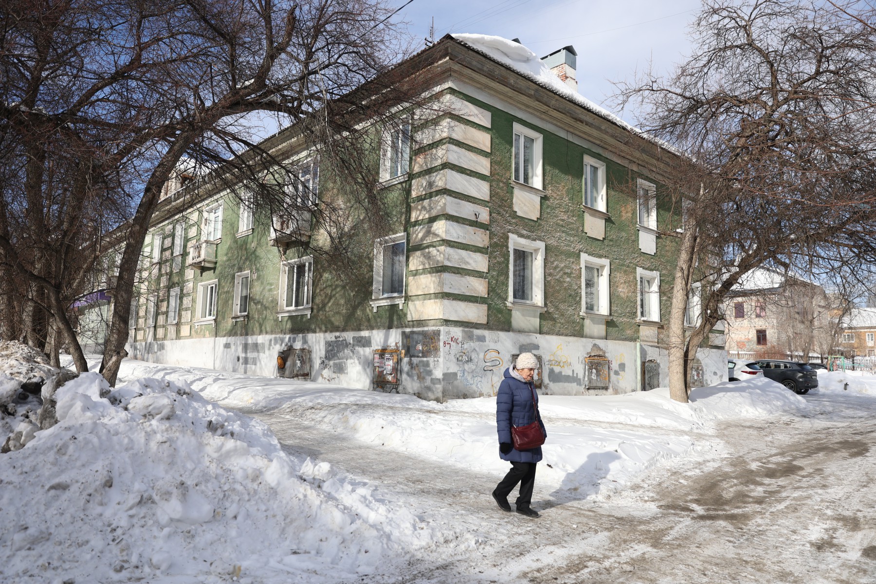 Дом на Чайковского, 19 претендует на звание «аварийный», его жители надеются спасти здание, несмотря на жуткие трещины. Фото Владимира Коцюбы-Белых