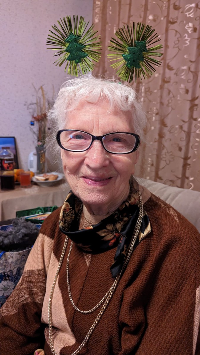 2 апреля Алевтина Фёдоровна Шаманаева отпраздновала своё 90-летие. В таком преклонном возрасте она не только сохранила здравый рассудок, но и с удовольствием читает и решает кроссворды.  // Фото из архива семьи
