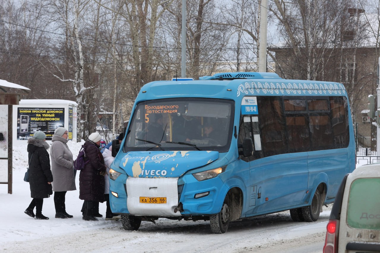 Ревдинцы недовольны работой общественного транспорта, но другого варианта нет. И не предвидится. Фото Владимира Коцюбы-Белых