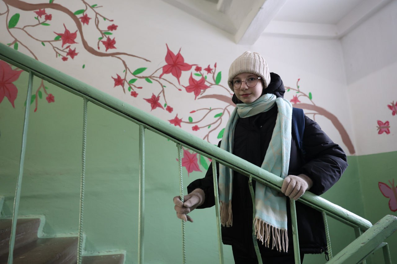 Результат работы девчонок пришелся по душе всем жильцам, но повторить успех подруги пока не готовы —признаются, что не ожидали, что это будет так непросто. Фото Владимира Коцюбы-Белых