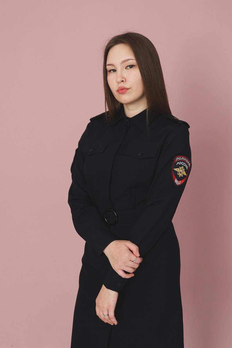 Екатерина Баширова, младший сержант полиции, работает помощником оперативного дежурного в дежурной части