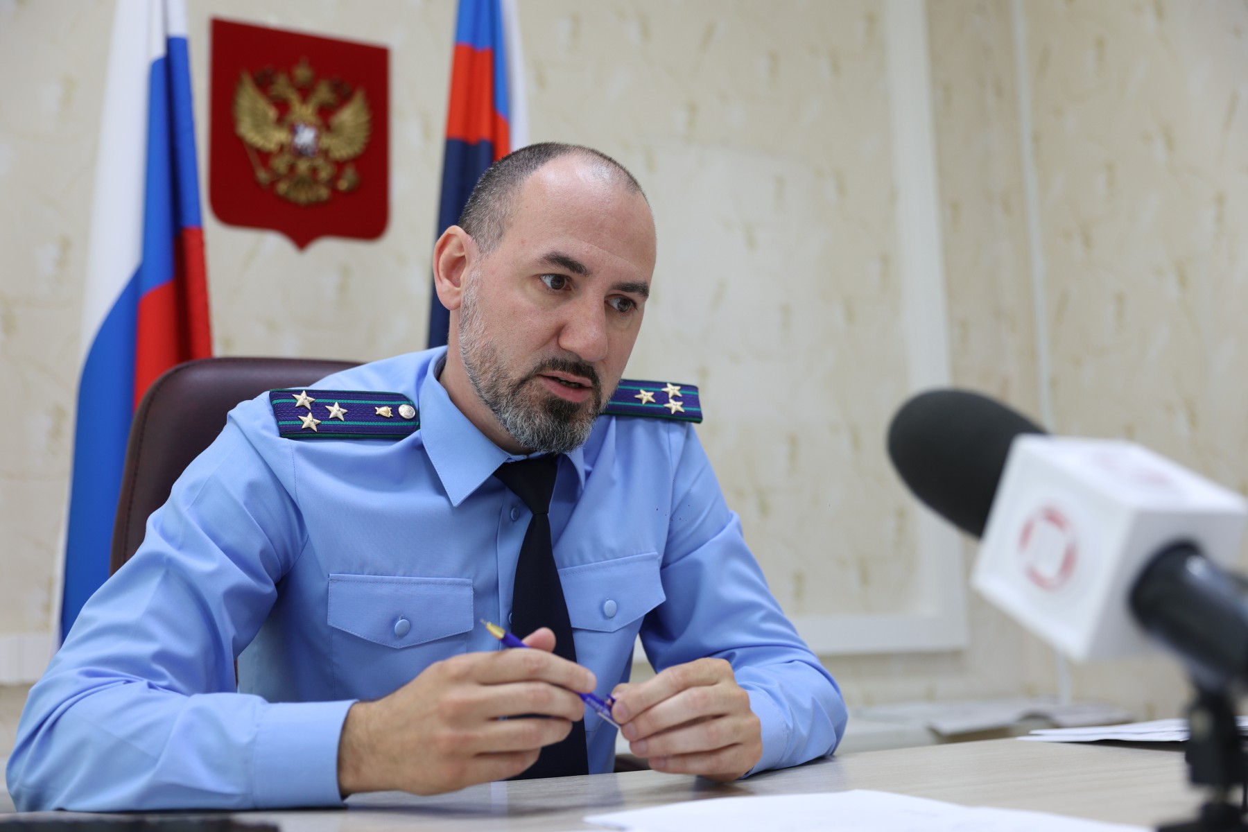 Прошедшие полгода прокурор Ревды Григорий Чесноков активно решал самые разные проблемы — от коммунальных неурядиц до помощи участникам СВО  