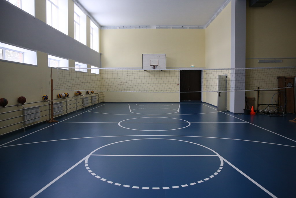 В школе отремонтировали спортивный зал. Фото Владимира Коцюбы-Белых