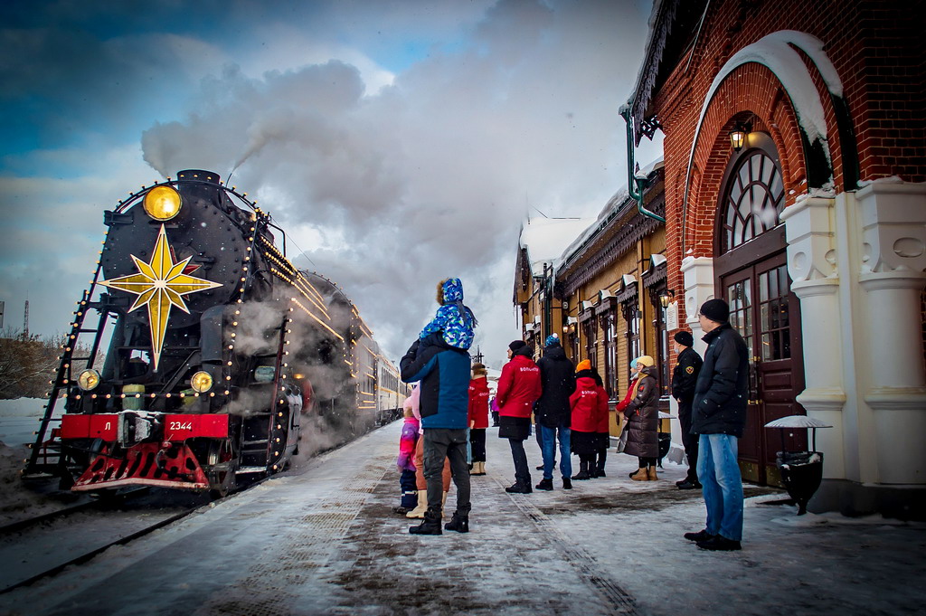 Вот такой ретро-поезд приезжает в Шую в "Русское Рождество". Фото Михаила Тюрева