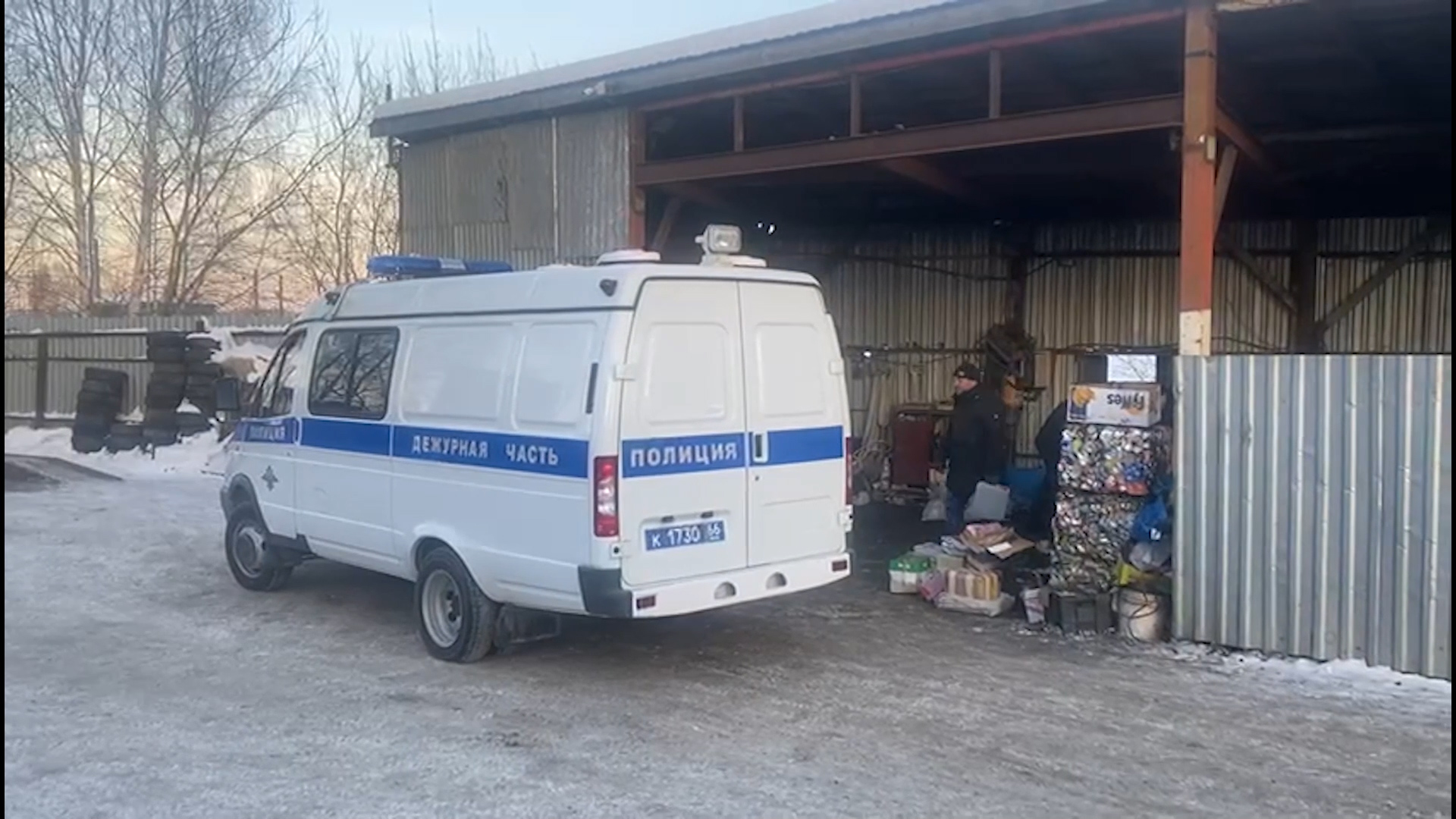 В Ревде в пункте приема вторсырья меняли металл на нелегальные спирт и  сигареты Ревда новости