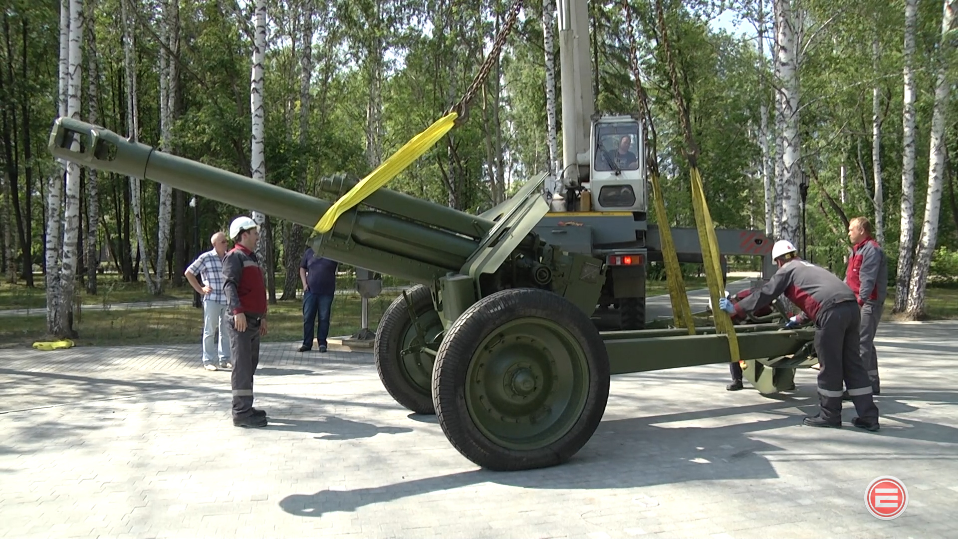 В парке Победы Ревды установили военную технику Ревда новости