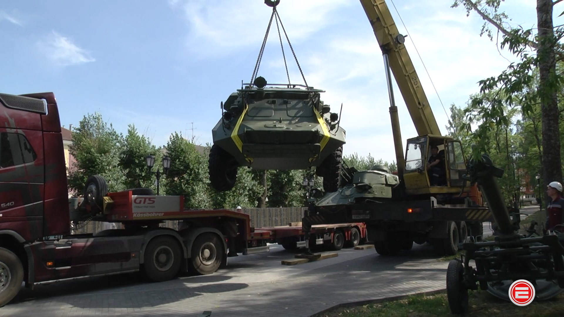 В парке Победы Ревды установили военную технику Ревда новости