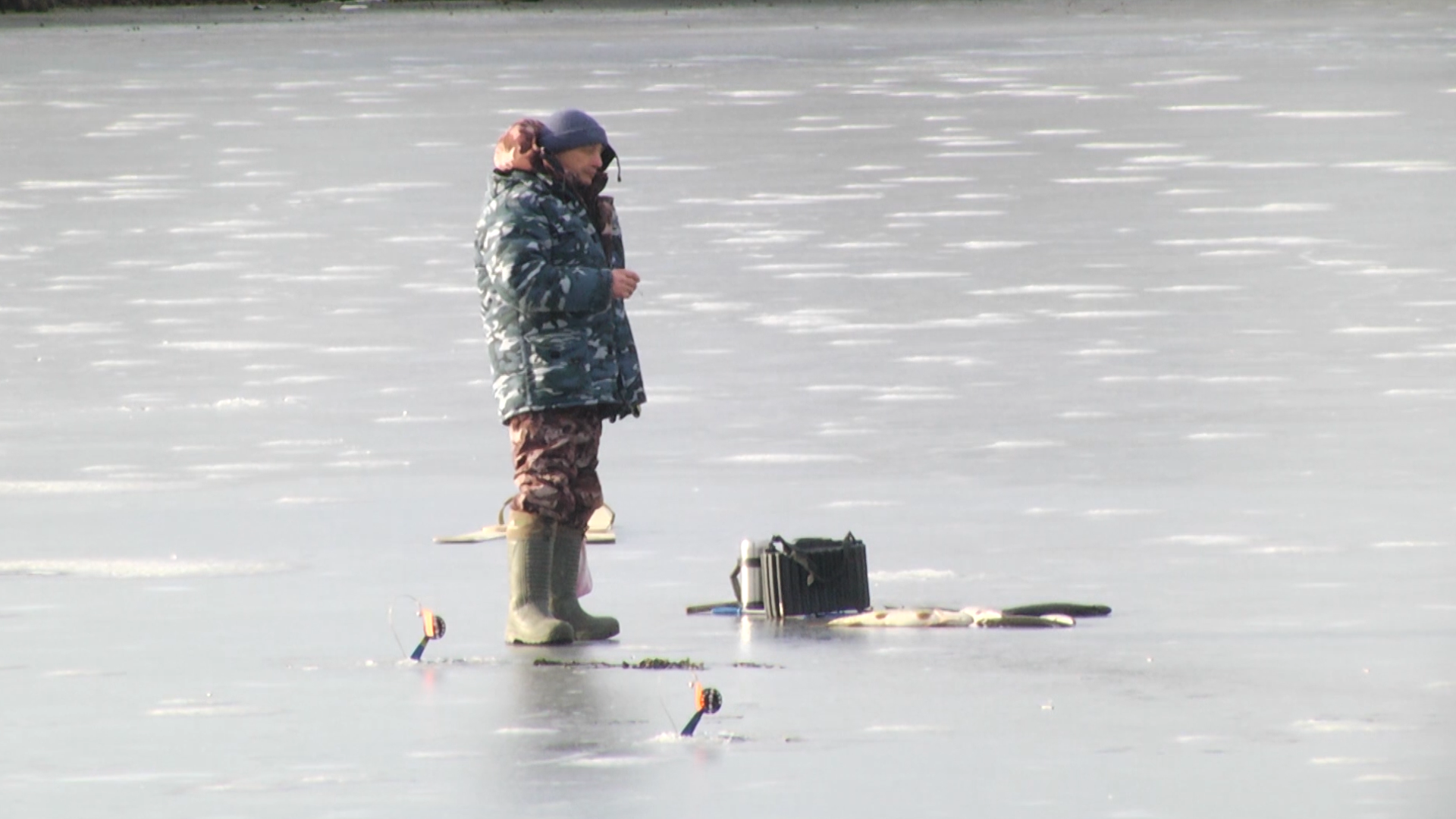 Рыбаки в Ревде выходят на тонкий лед. В Волчанске на водоеме погиб мужчина  Ревда новости