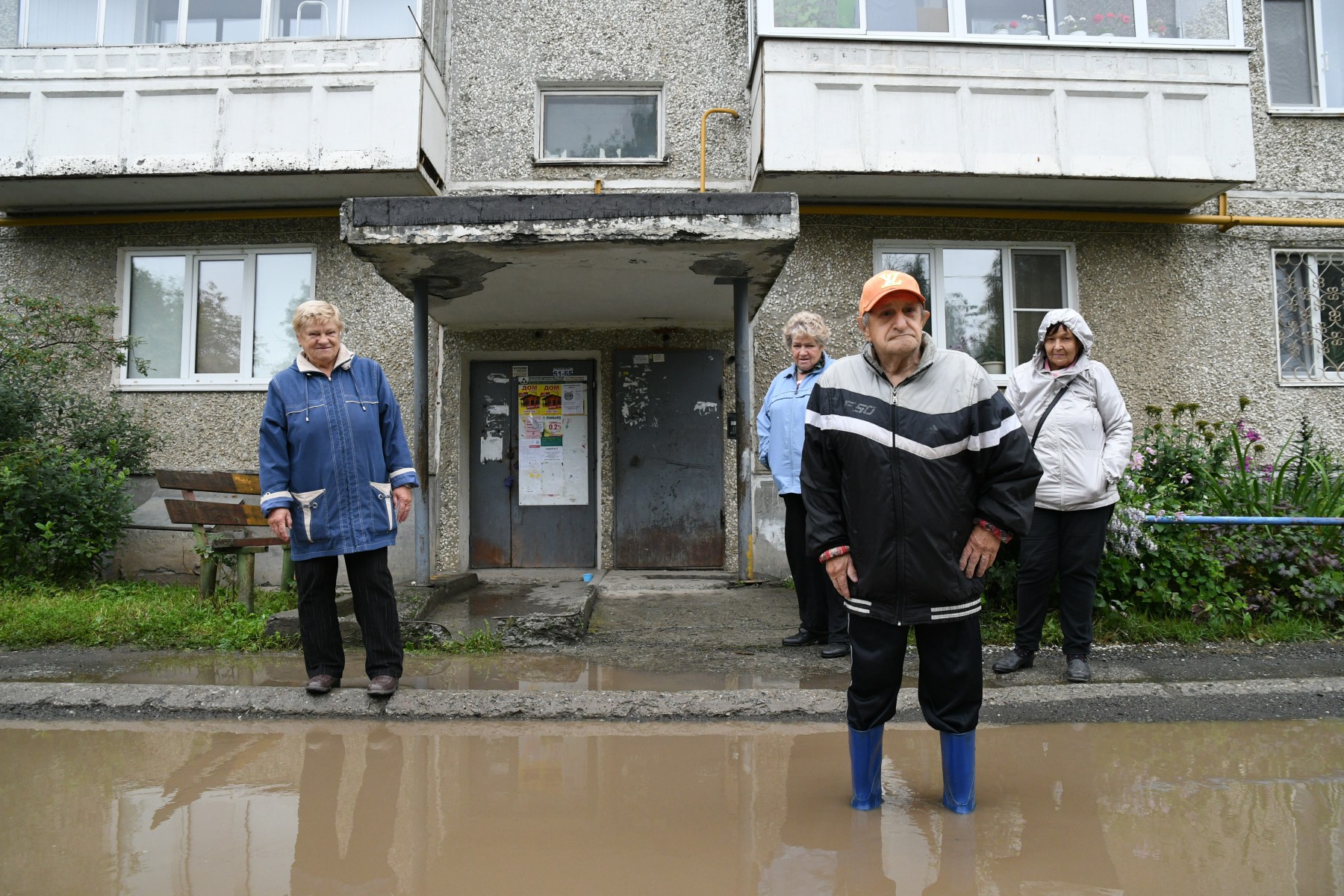 Что можно сделать под окном на улице